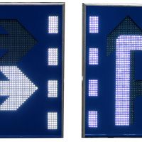 2、直行右轉(zhuǎn)右轉(zhuǎn)可變車道標(biāo)牌(帶分道線)