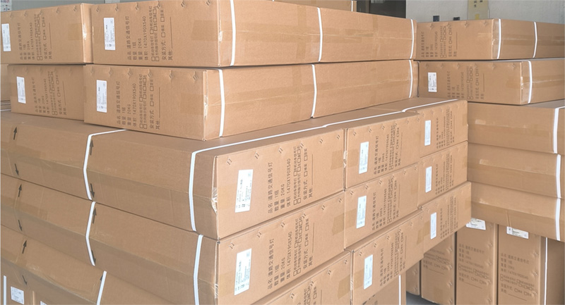 大功率交通信號(hào)燈打包發(fā)貨，發(fā)往外省！