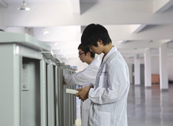 華路德質檢車間